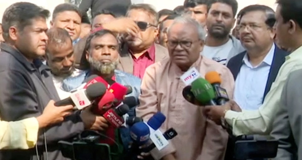 ‘কিংস পার্টি’ গঠন নিয়ে শঙ্কা রিজভীর